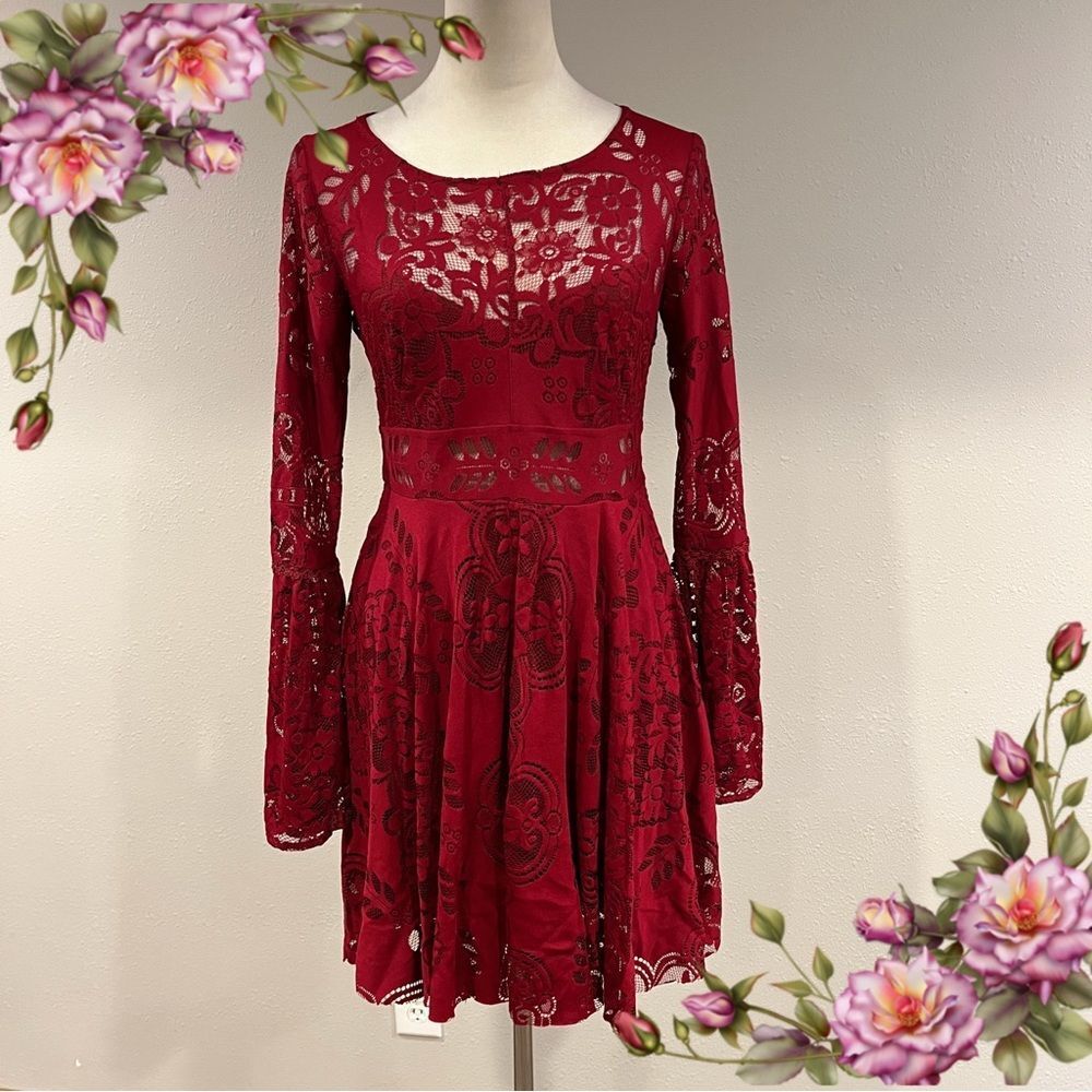 Free People Lace Lovers Folk Song Dress‎ in burgundy color size 4